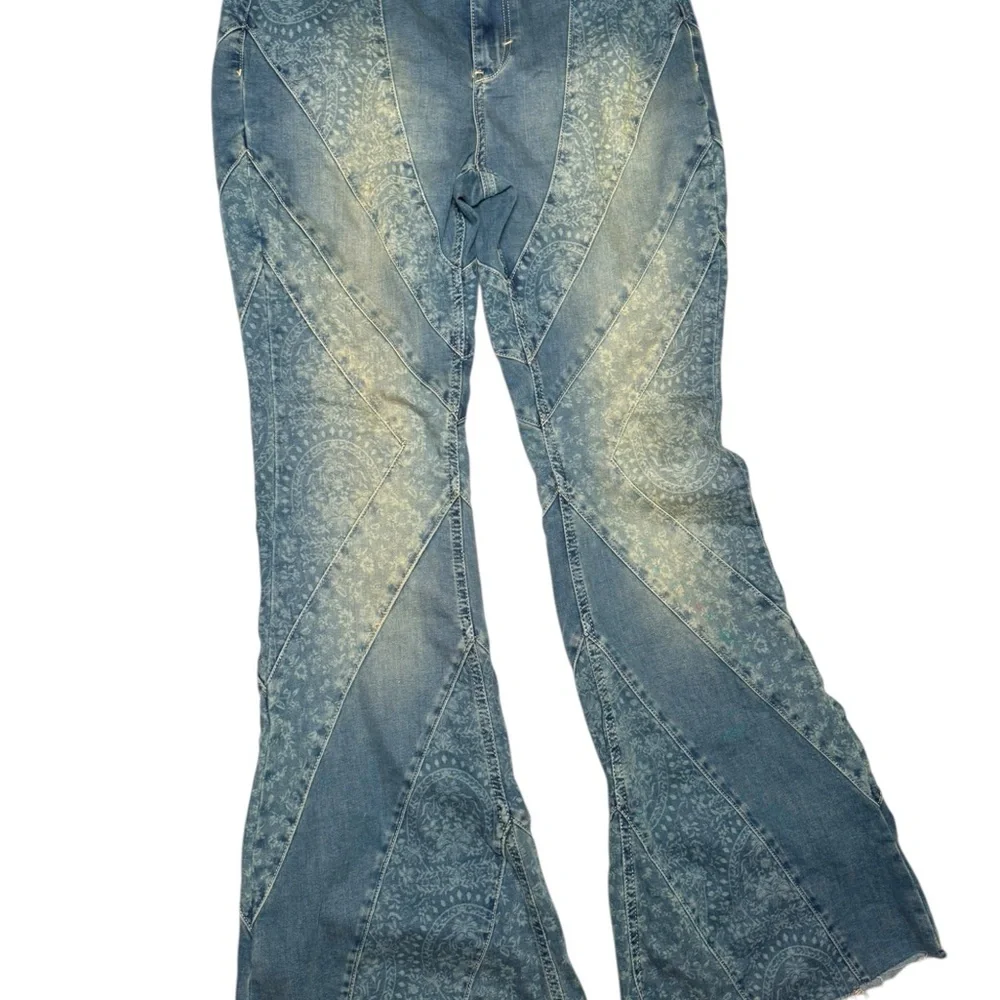 We The Free Free People mermaid Flare Jeans Vintage Blue 31 paisley - Picture 2 of 9